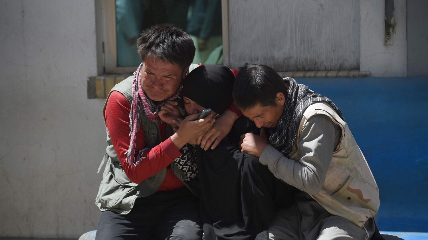 Afghanistan, giorni di sangue. 10 giornalisti tra decine di morti
