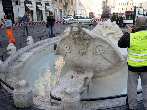 La rabbia e il dolore della restauratrice della Barcaccia