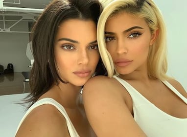Sorelle Kardashian, lo scatto hot sui social 7