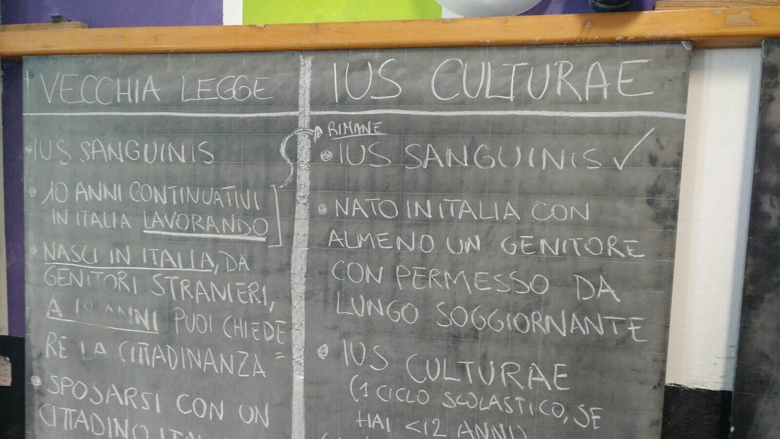 Il Pd in un'altra scuola, comizio sullo Ius soli: "Non esistono stranieri"