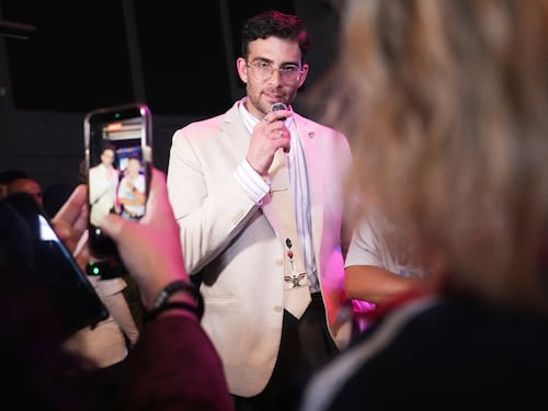 “Stati Uniti peggio di Al Qaeda”. È bufera sull’influencer dem Hasan Piker