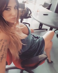 Marika Fruscio bollente in rosso 2