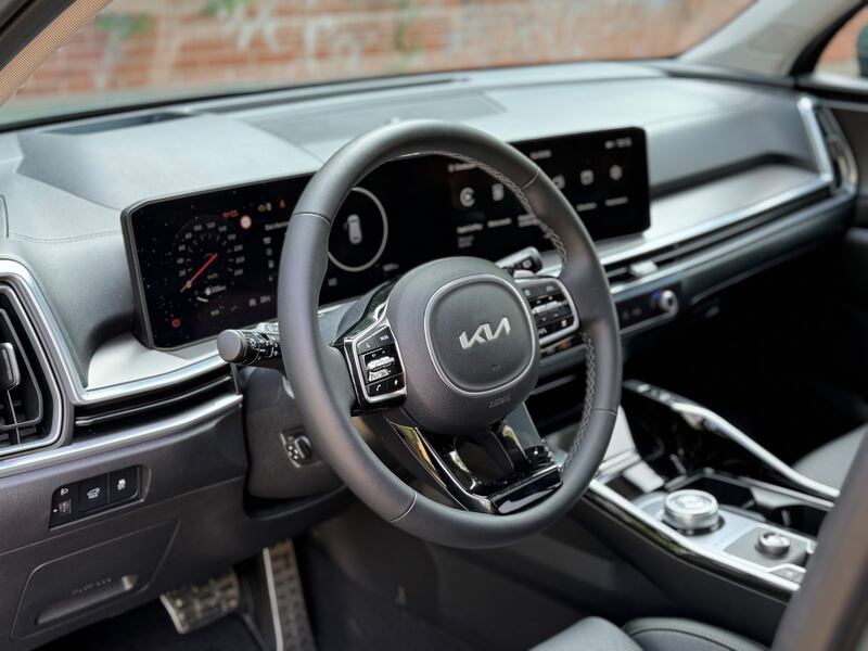 Kia Sorento 2024: guarda la gallery del rinnovato SUV da famiglia, anche Diesel 19