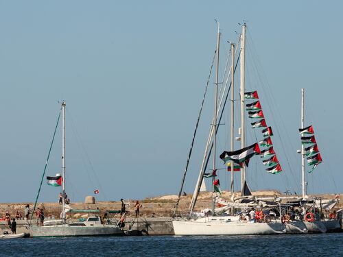 Aiuti a Gaza via Cipro, la Flotilla rifiuta la proposta del governo. E scoppia l'ira di Israele