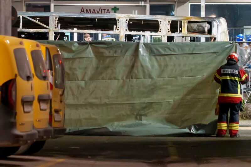 Bus in fiamme in Svizzera: le immagini 3