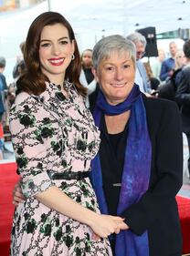 Anne Hathaway e la stella sulla Walk of Fame 5