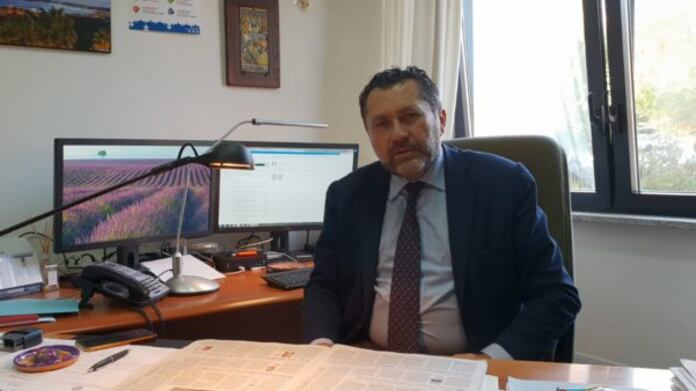 Arriva la solidarietà del deputato M5s alla toga accusata di molestie sessuali