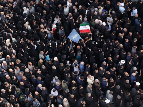 L'Iran tra orgoglio e odio: "Morte a Israele e agli Usa"