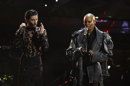Sanremo 2024: ecco il look della quarta serata del Festival dei Santi Francesi 7