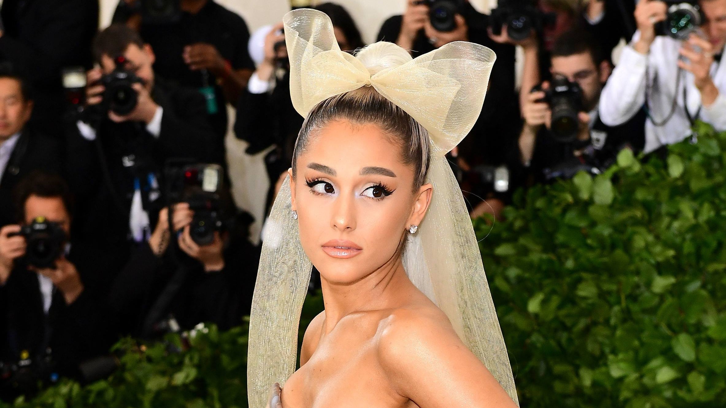 Ariana Grande parla dei suoi problemi festeggiando "Thank U, Next"