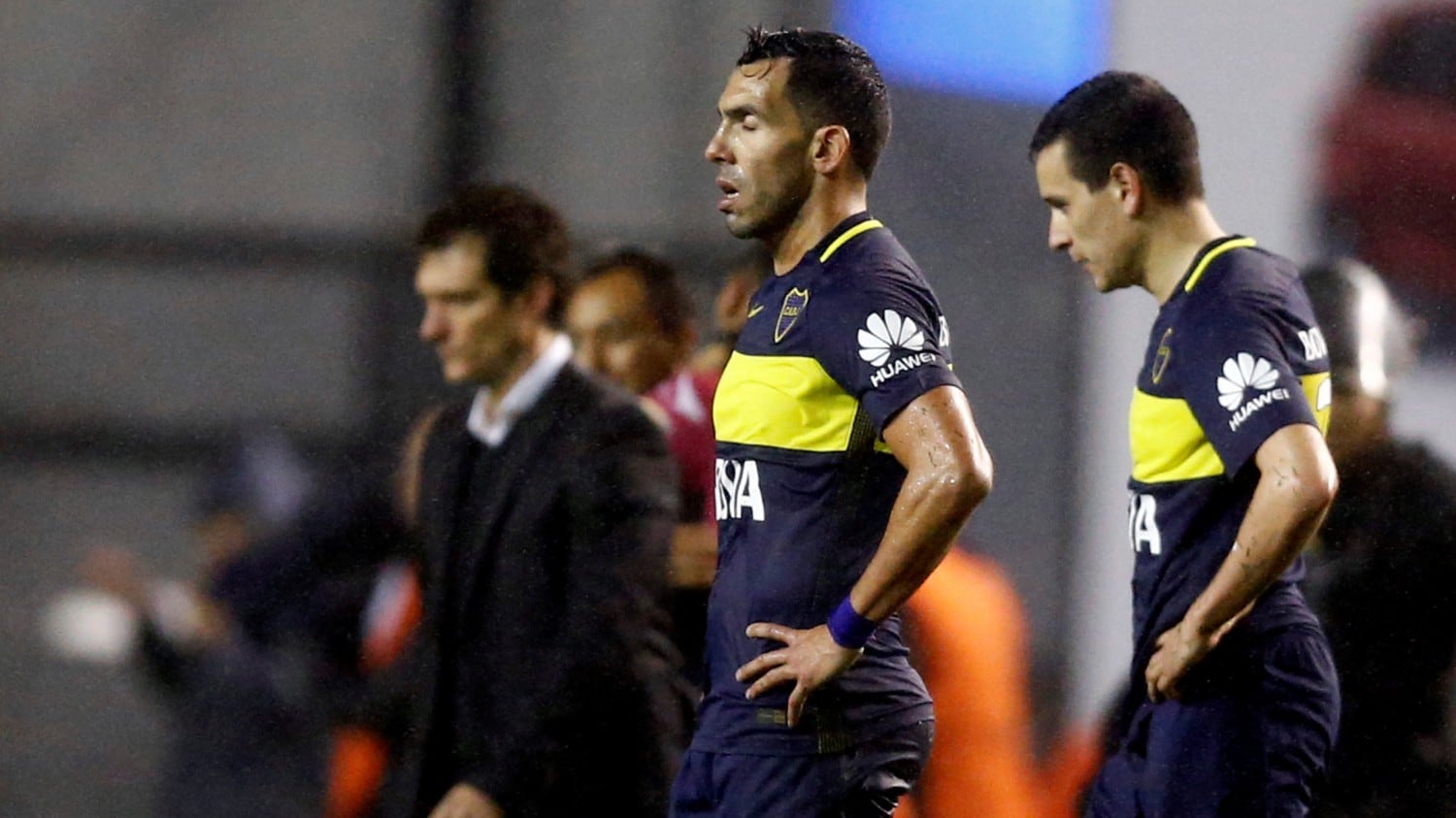Tevez, infortunio durante una partita con i carcerati: Boca furioso