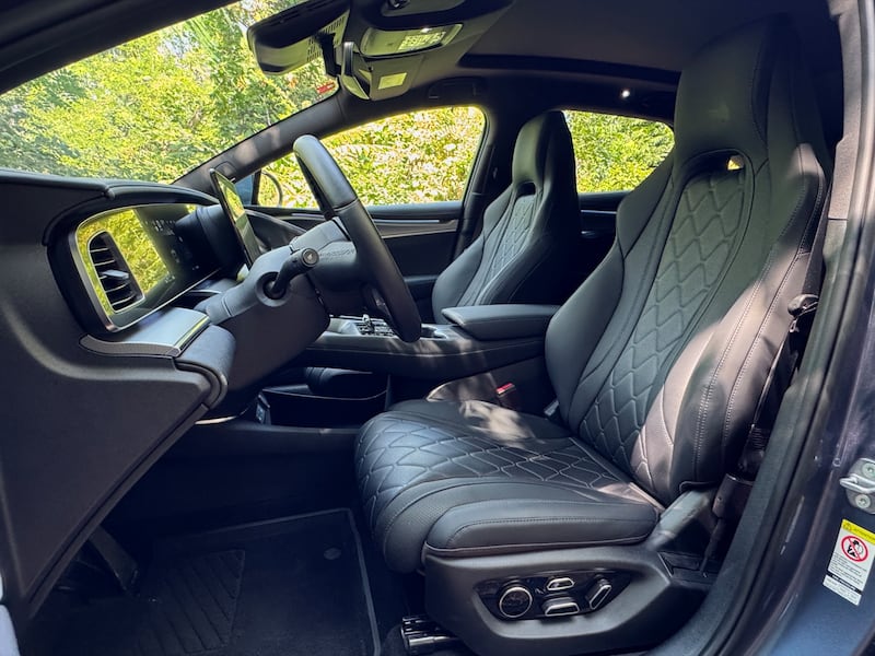 BYD Sealion 7: la gallery del nuovo suv coupè cinese 13