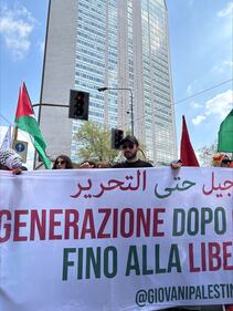Il corteo anti Israele a Milano 1