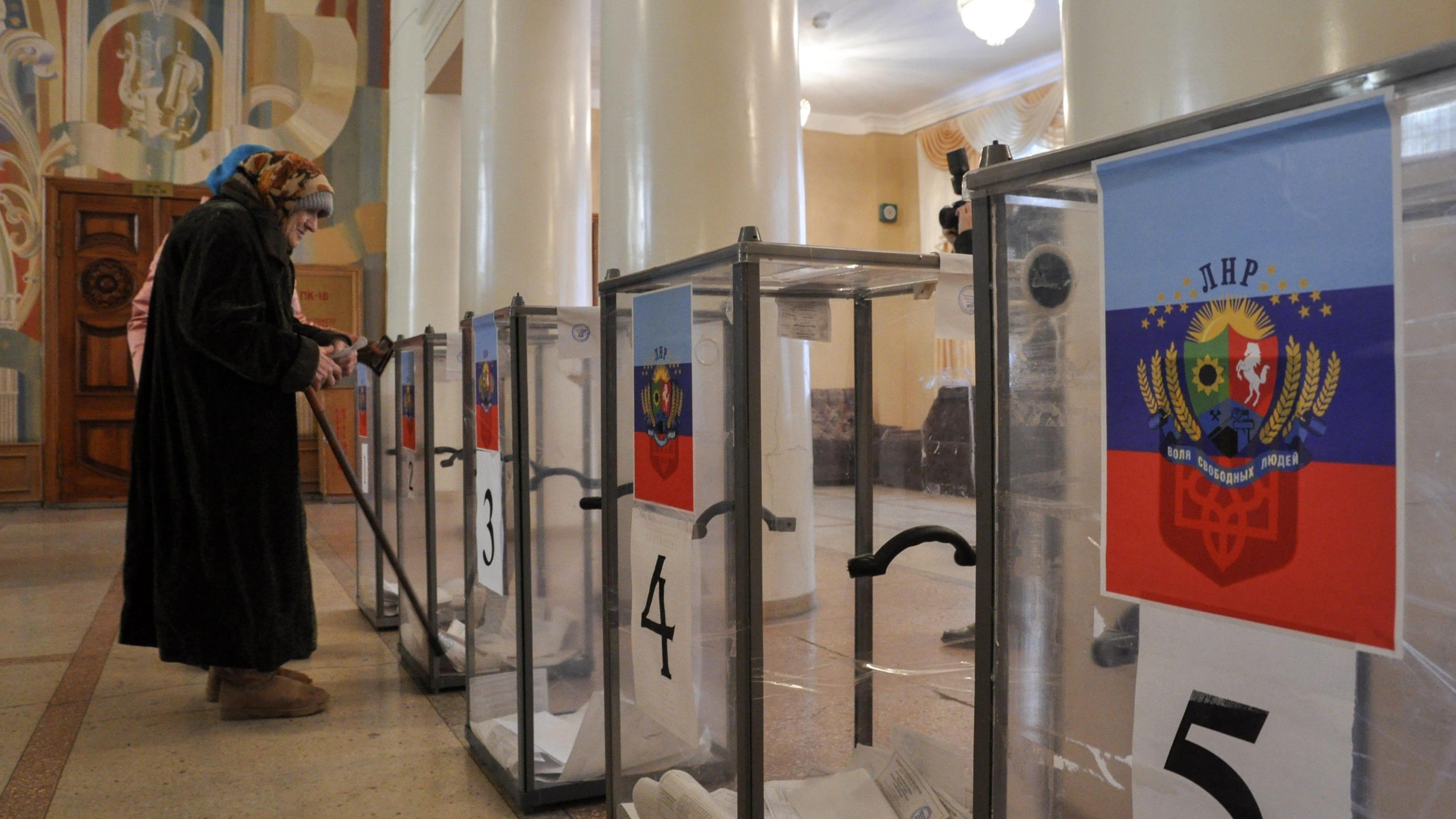 L'Europa ammonisce Mosca: "Non riconosciamo il voto nel Donbass"