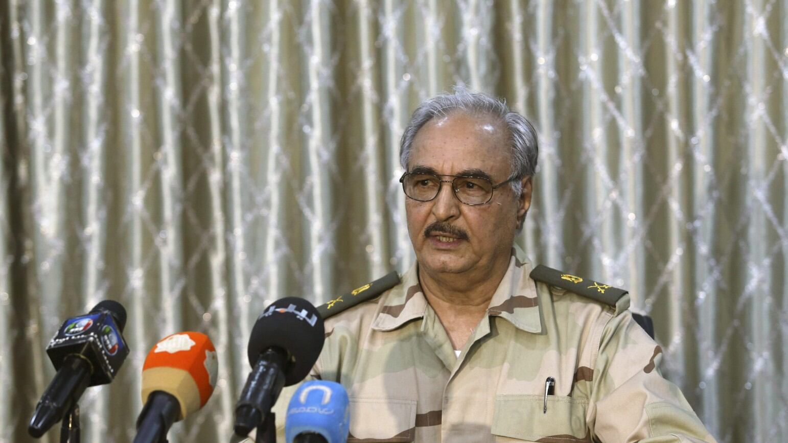 Razzi sui civili, Serraj: Haftar criminale di guerra