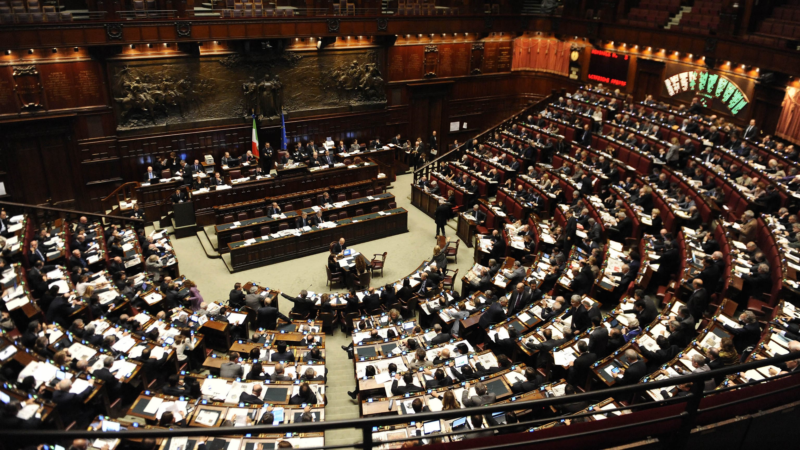 Pagati 253 euro al minuto I grillini sono già casta