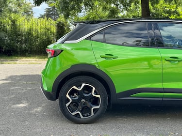 Opel Mokka-e 2024: guarda la gallery del rivisto SUV elettrico, ora con più autonomia 11
