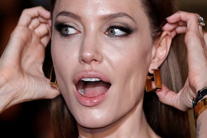 Angelina Jolie troppo magra, Brad Pitt le lancia un ultimatum 1