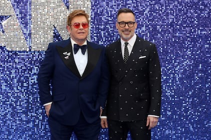 Elton John promuove "Rocket Man": foto 4
