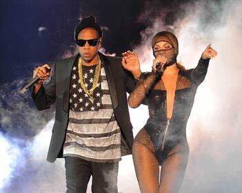 Beyonce a New York, jeans strappati e curve mozzafiato 13