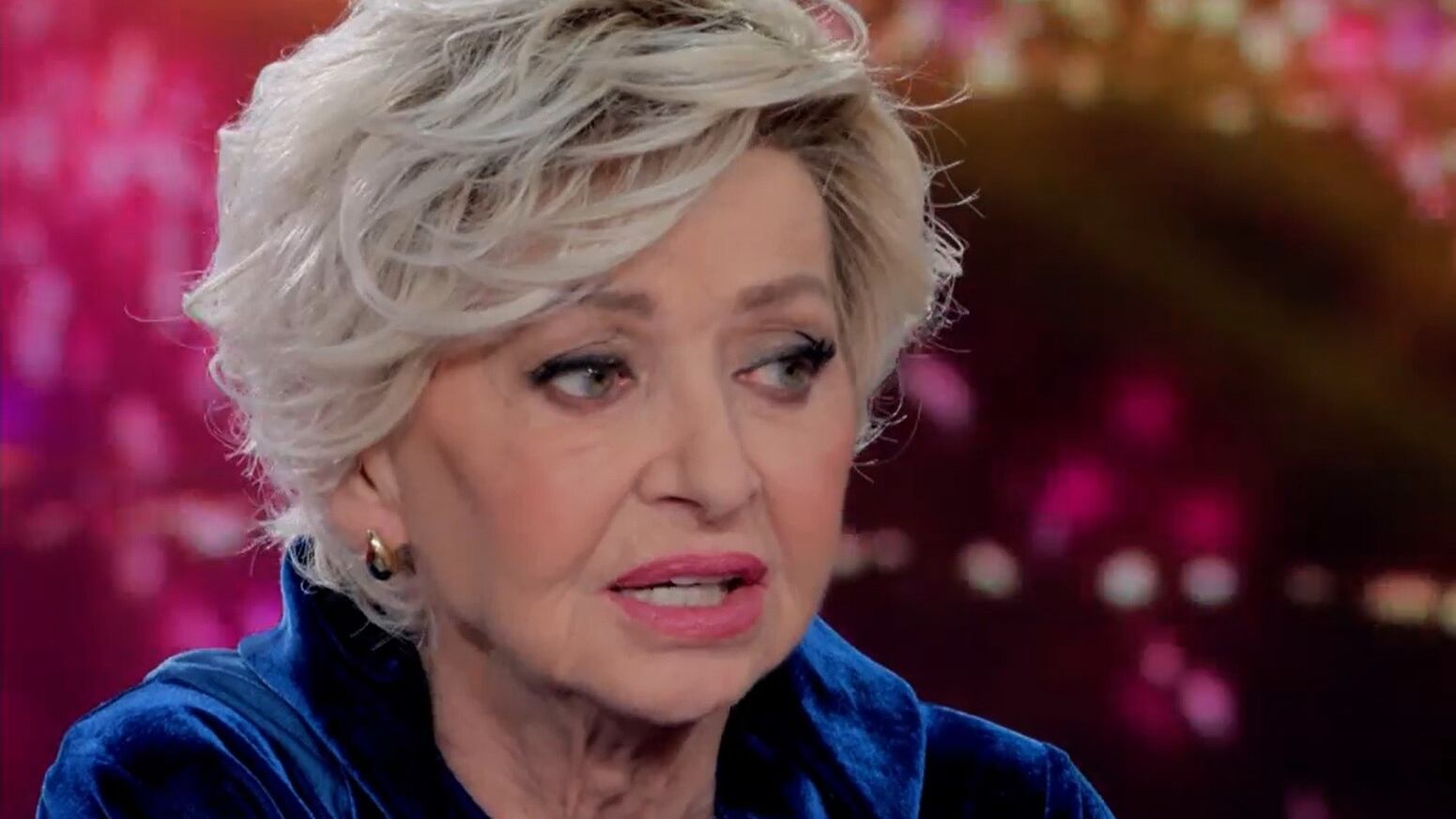 Enrica Bonaccorti: "Il tumore è sempre lì, ho già scelto le canzoni per il funerale: quanto devo aspettare"