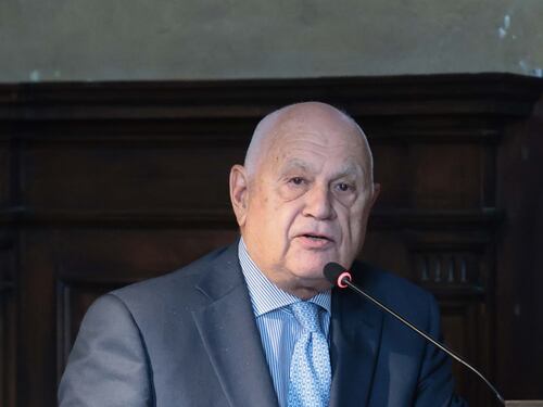 La sinistra attacca il ministro: "Si dimetta, calpesta la Carta"