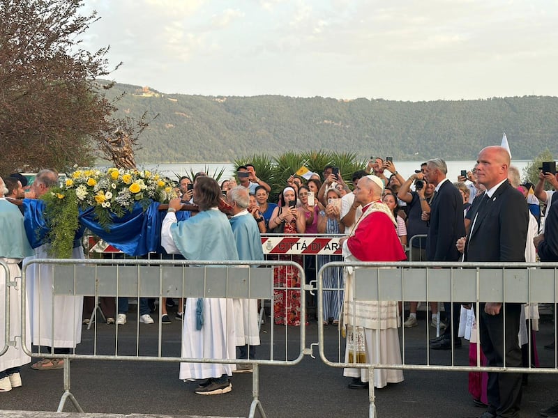 Papa processione Madonna del Lago