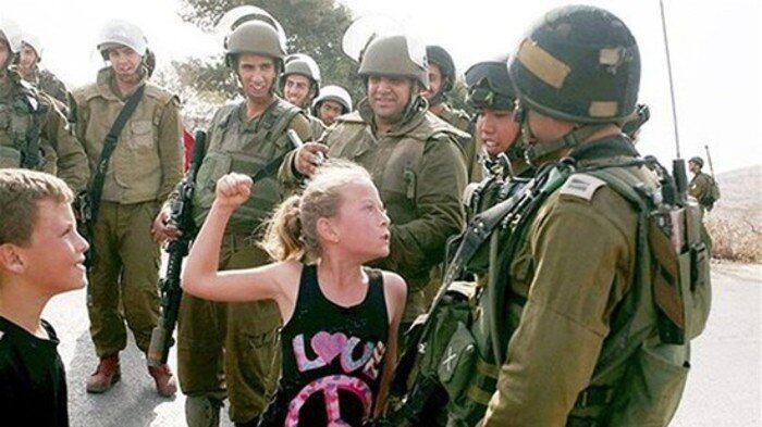 Arrestata la piccola provocatrice palestinese. Ma Israele si divide sui soldati "troppo buoni"