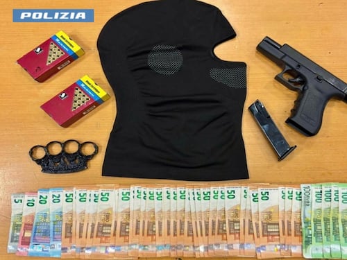 Turista Usa accoltellato in treno da una banda di nordafricani