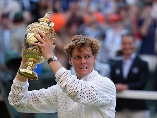 Wimbledon, Sinner di nuovo re. Zverev sconfitto in 4 set dopo una finale tiratissima