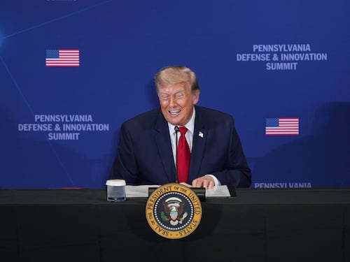 Trump minaccia la “guerra totale” all’Iran: il Pentagono chiede altri 67 miliardi