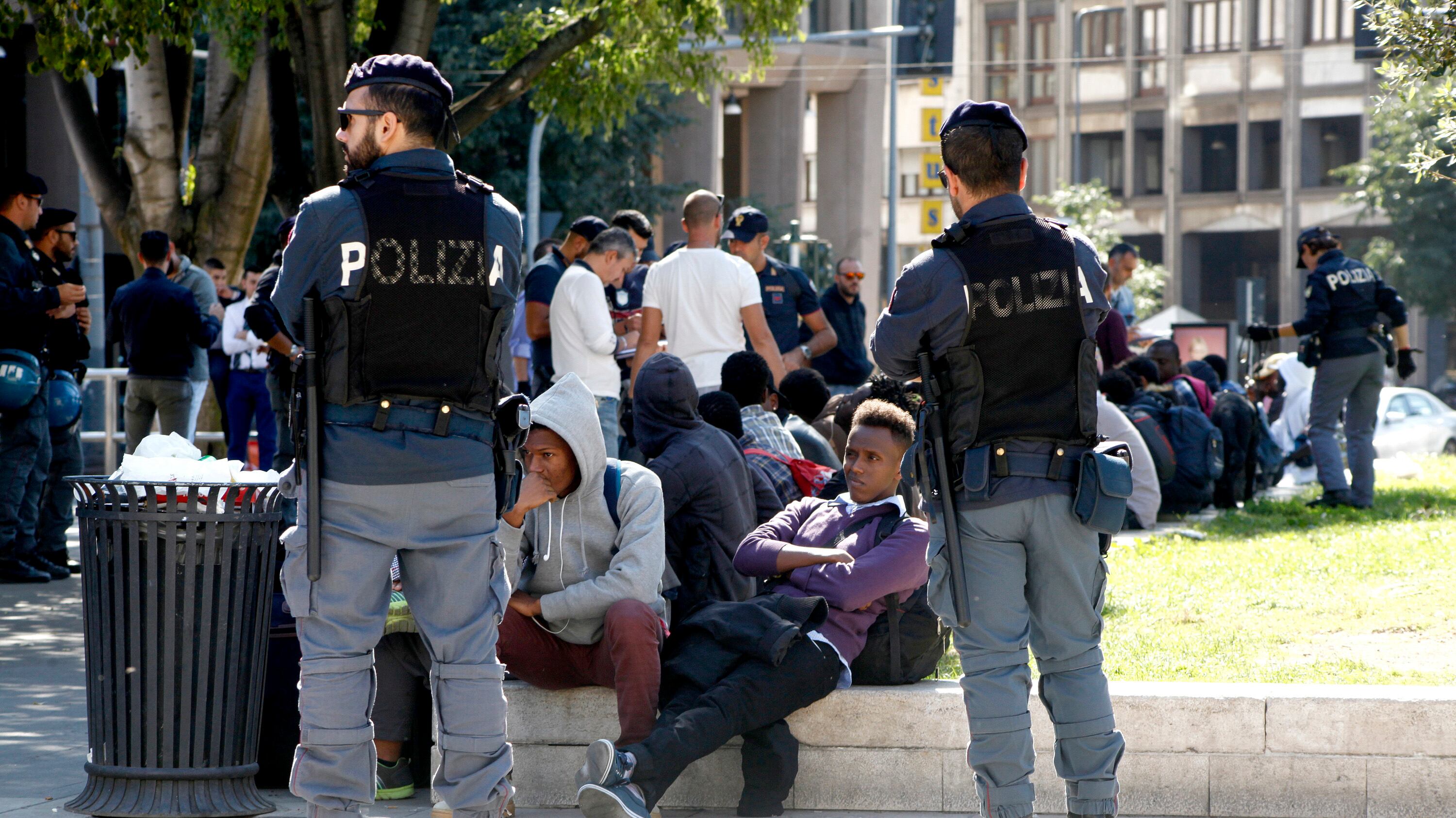 A Milano 3.128 migranti. Superati i tetti nei Comuni