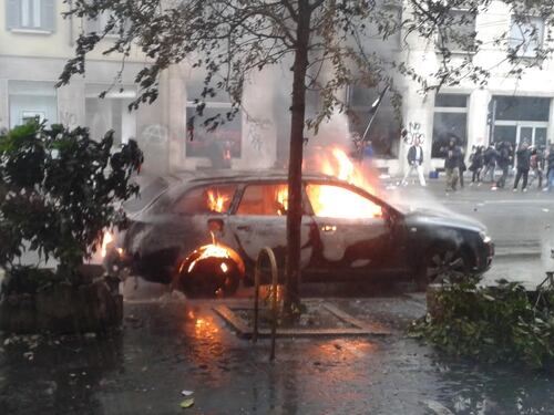 L'inferno in corso Magenta: la prima carica dei Black Bloc