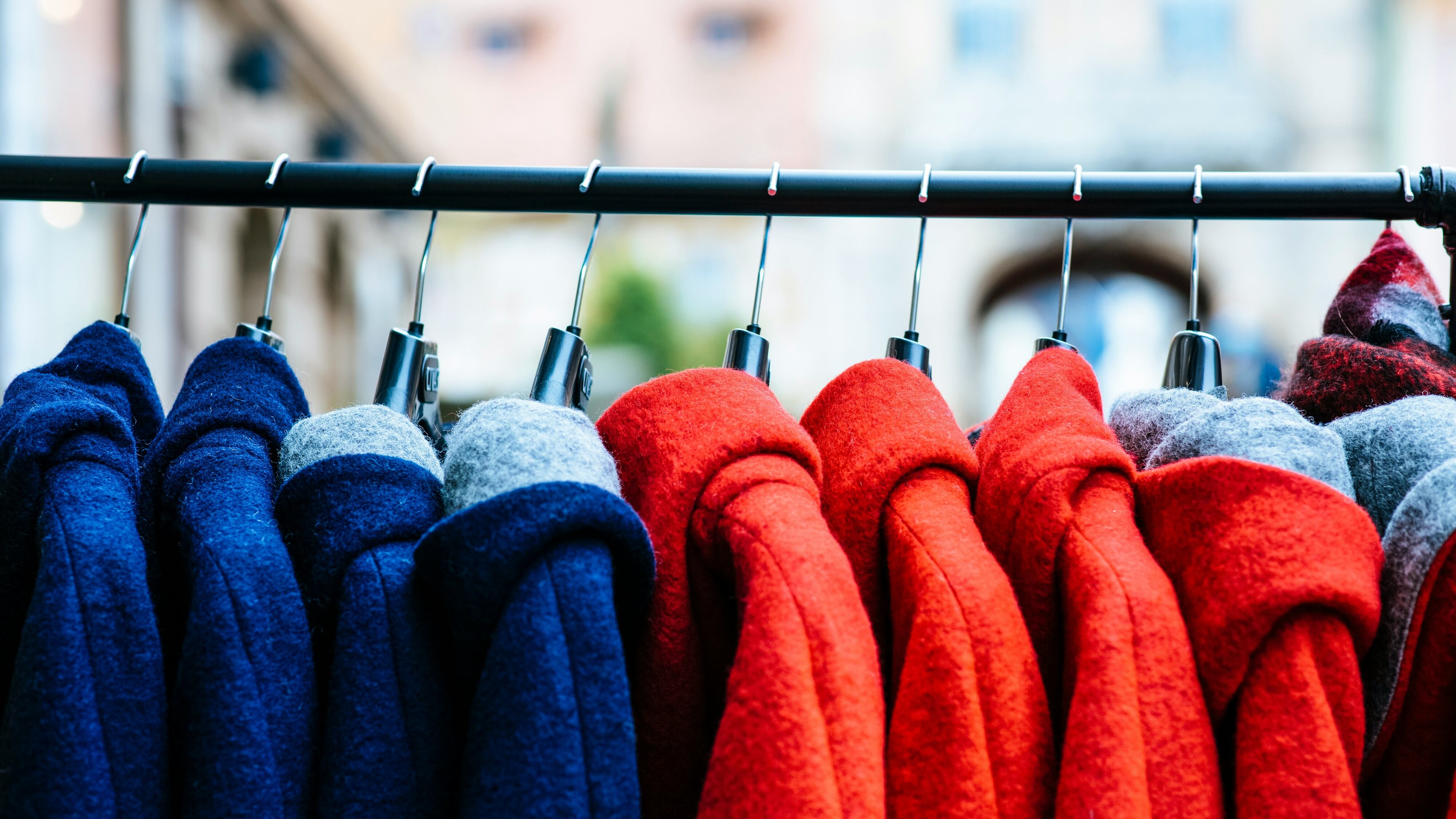 BasicNet mette Woolrich nell'armadio