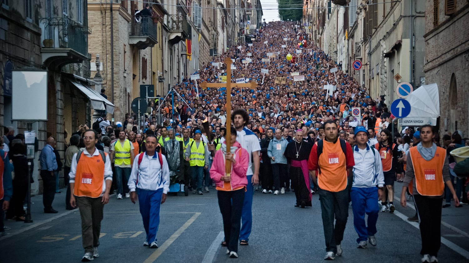 Il cammino dei 100mila: un "grazie" lungo 28 km