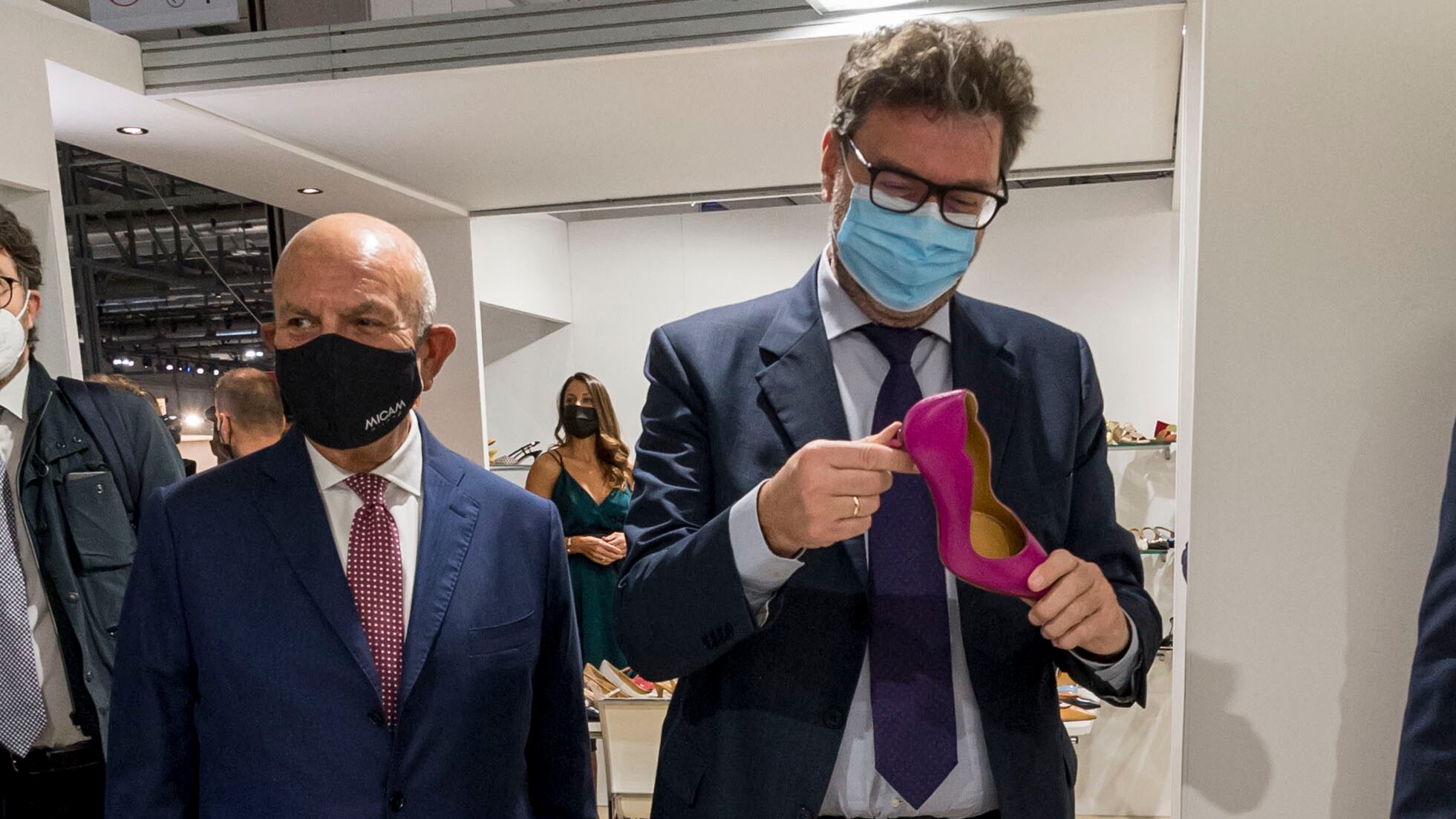 Giorgetti in fuga da Salvini. E Landini fa la resistenza