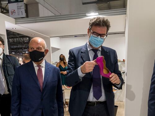 Giorgetti in fuga da Salvini. E Landini fa la resistenza