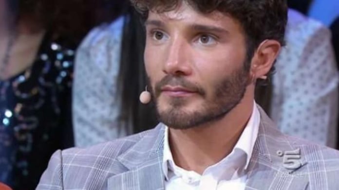 Selfie, De Martino: "La mamma di Belen al matrimonio piangeva perché mi stava per sposare"
