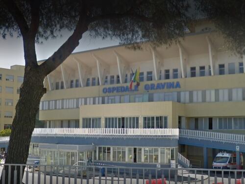Infermiere chiede di uscire da pronto soccorso: lo aggrediscono in 5