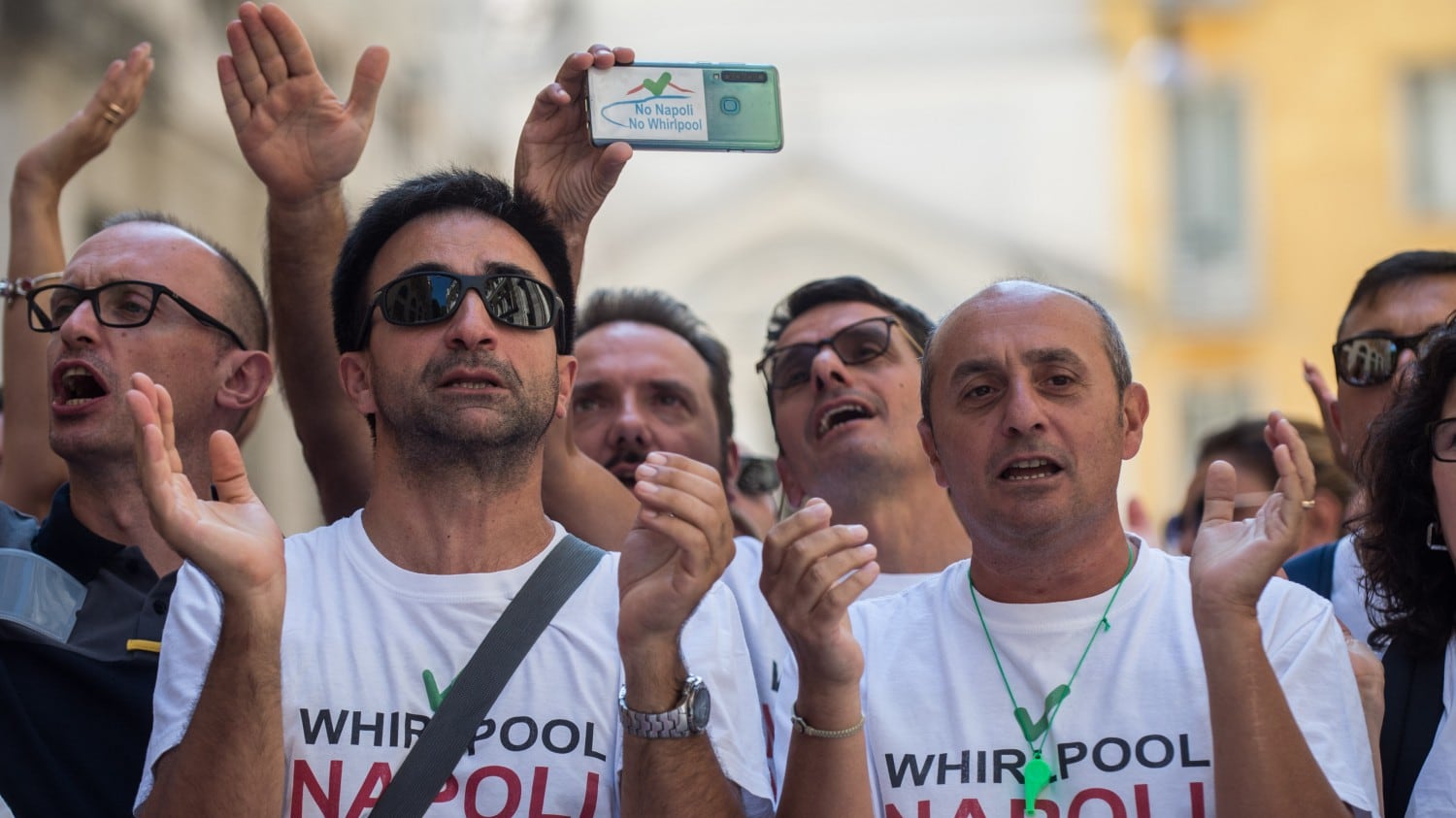 Su Whirlpool e gli altri tavoli di crisi il governo sceglie la strategia del rinvio