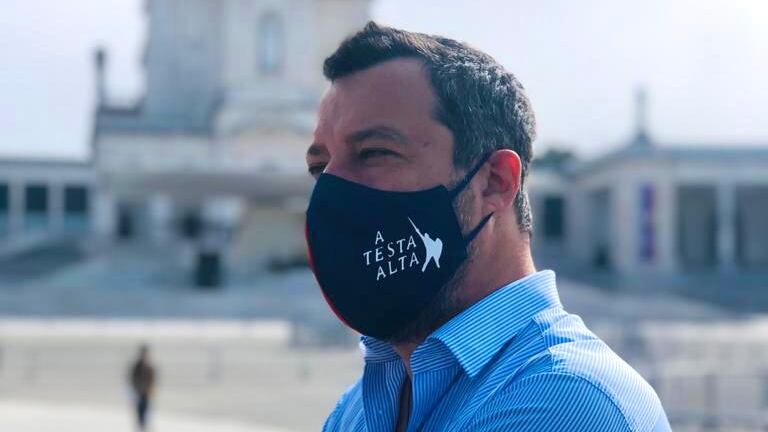 Matteo Salvini in visita al santuario di Fatima: "Qui per ribadire i valori cristiani"