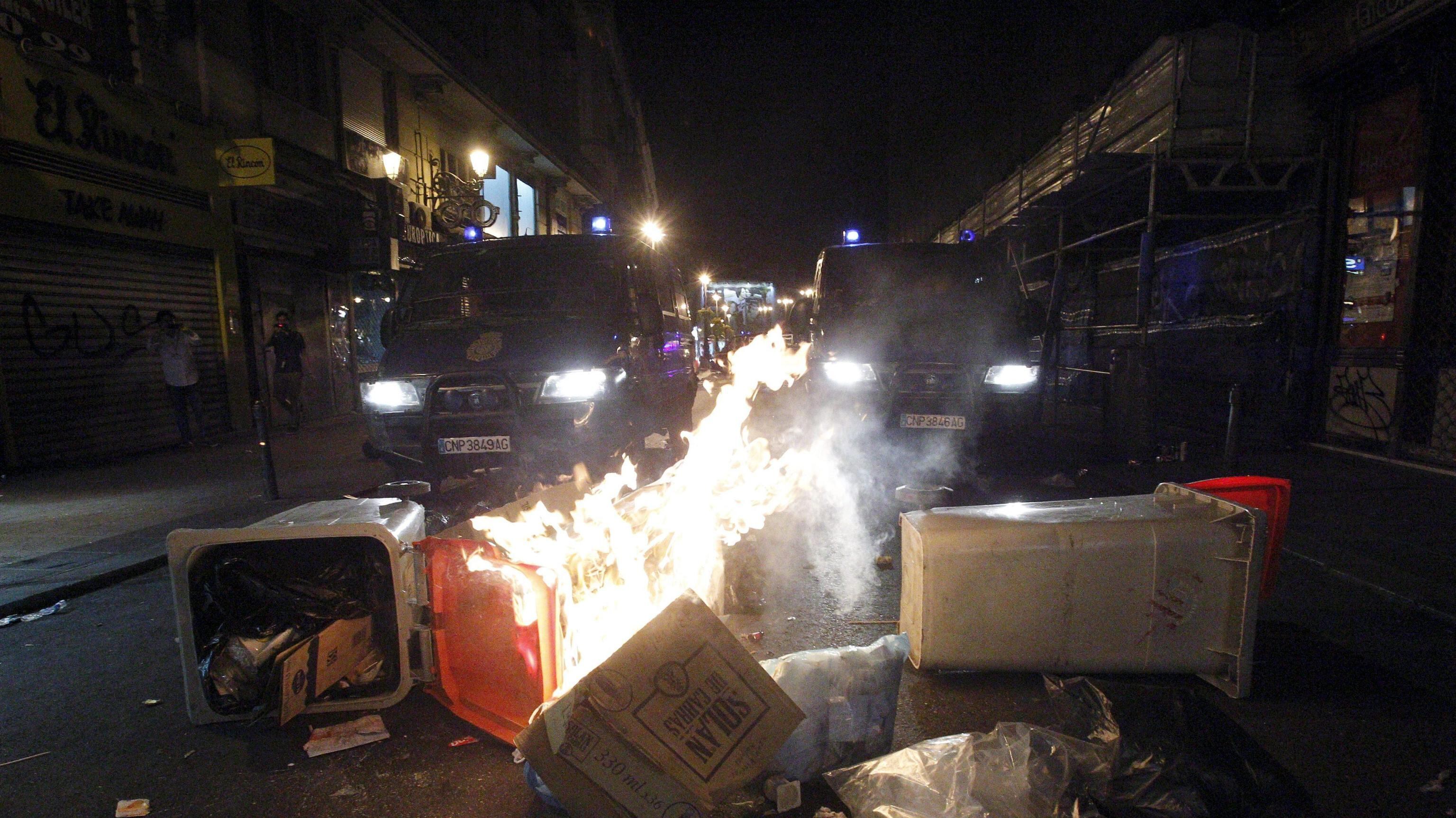Spagna, notte di guerriglia a Madrid