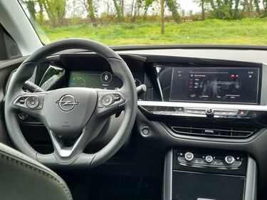 Opel Grandland Gse, guarda le foto 15