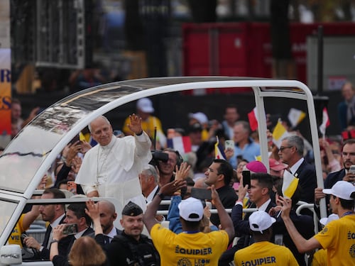 La messa di Leone XIV a Parigi: “Costruite nazione rinnovata a partire dalle radici della fede”. In 700mila ad ascoltare il Papa