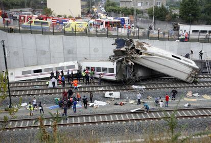Decine di vittime nel deragliamento a Santiago 4
