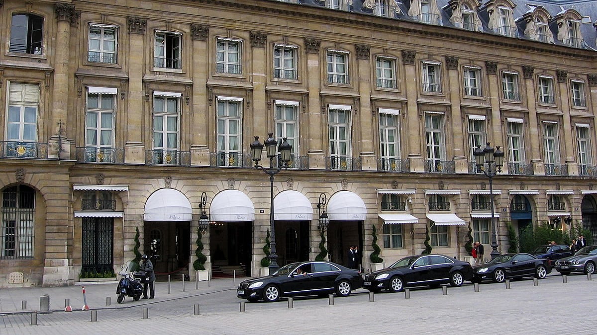 Maxi furto al Ritz di Parigi: rubati gioieilli da 800mila euro a principessa saudita