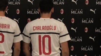 Milan, presentata la seconda maglia: Puma sbaglia il nome di Calhanoglu