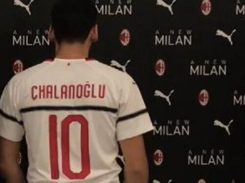 Milan, presentata la seconda maglia: Puma sbaglia il nome di Calhanoglu