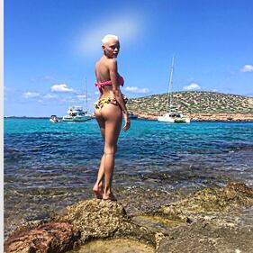Le Donatella nude su Playboy 7