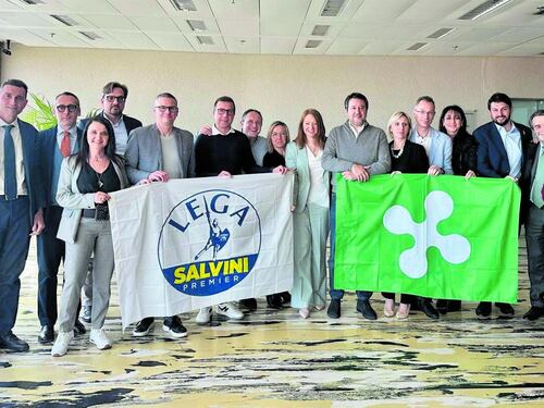 Salvini in Regione: "Tutti in piazza"
